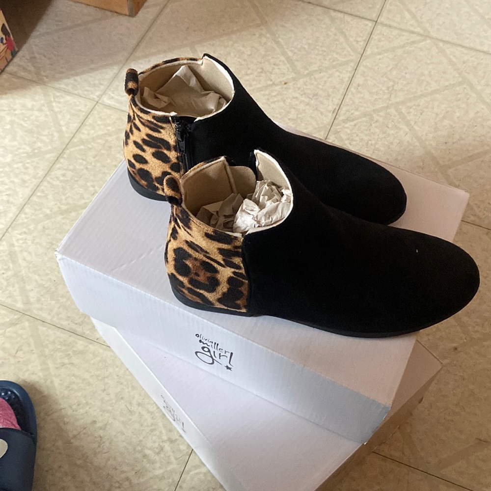 Little girl booties (boots)brand new in original box
